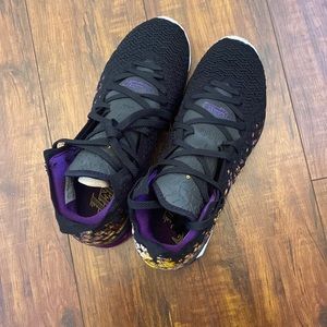 Nike lebron XVII sneaker